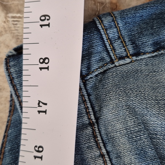 Torrid Blue Distressed Relaxed Bootleg Jeans size 14. BNWT - Picture 6 of 7